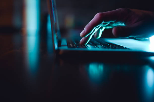Should I Hire Someone to Take My Course for Me? Pros, Cons, and Alternatives