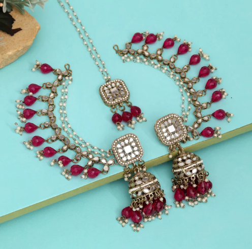 Maang Tikka: A Complete Guide to This Timeless Indian Accessory