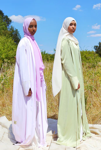 Exploring Elegance: The Allure of Inayah Abaya in Modern Fashion